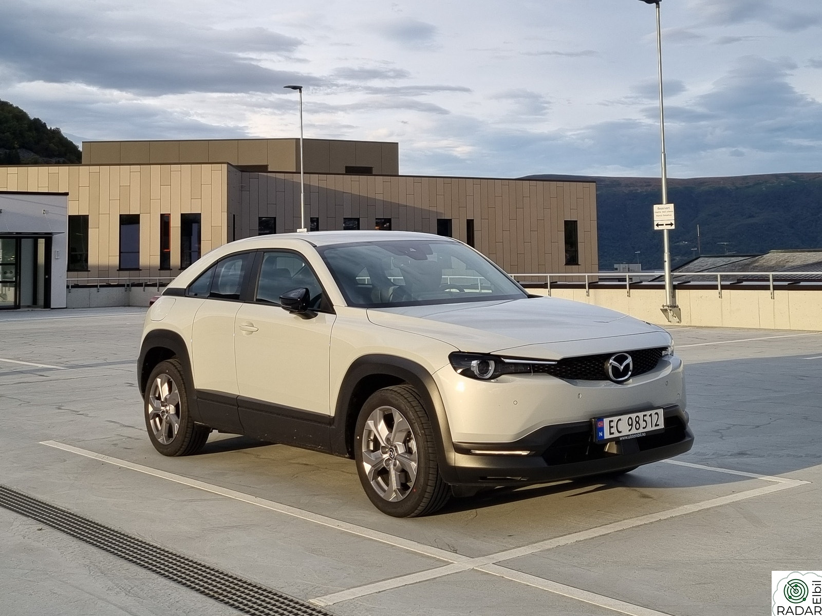 MAZDA MX-30 Sky | Lav km | NAF-test | 94,4% SoH | Ditec
