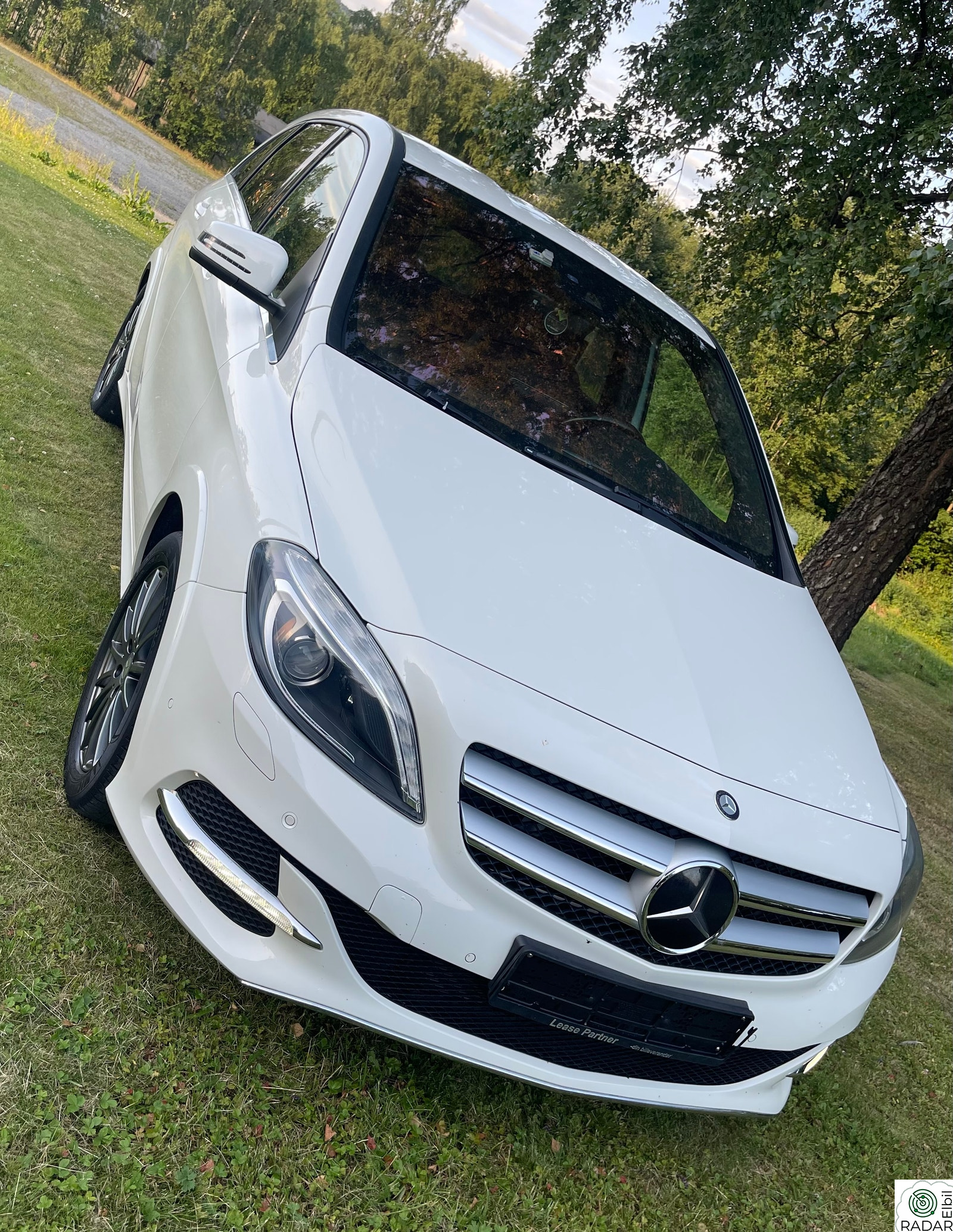 MERCEDES-BENZ B 250 e Electric Edition