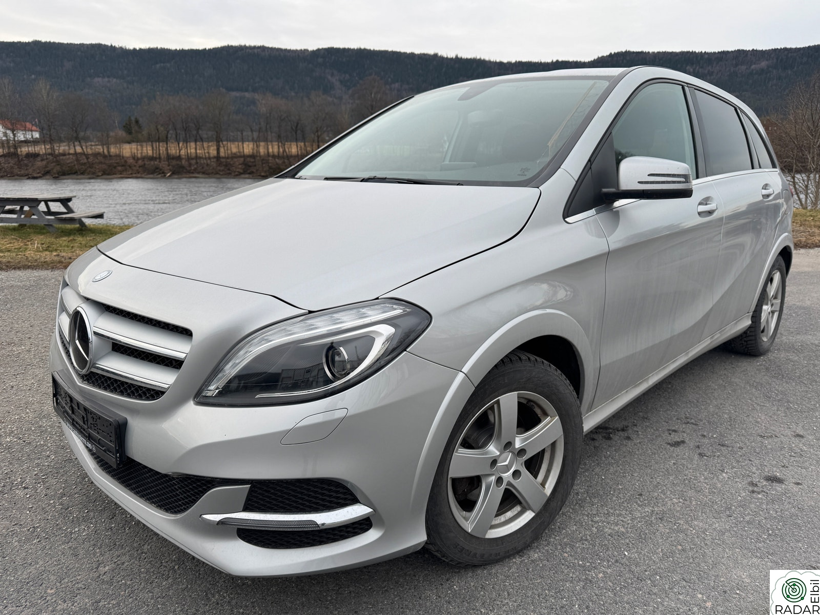 MERCEDES-BENZ B 250 e