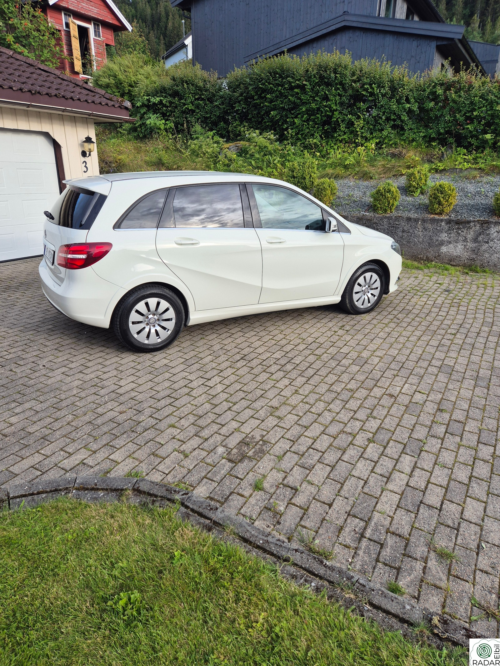 MERCEDES-BENZ B 250 e Electric Drive