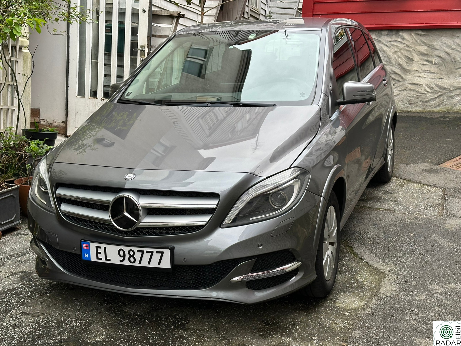 MERCEDES-BENZ B 250 e
