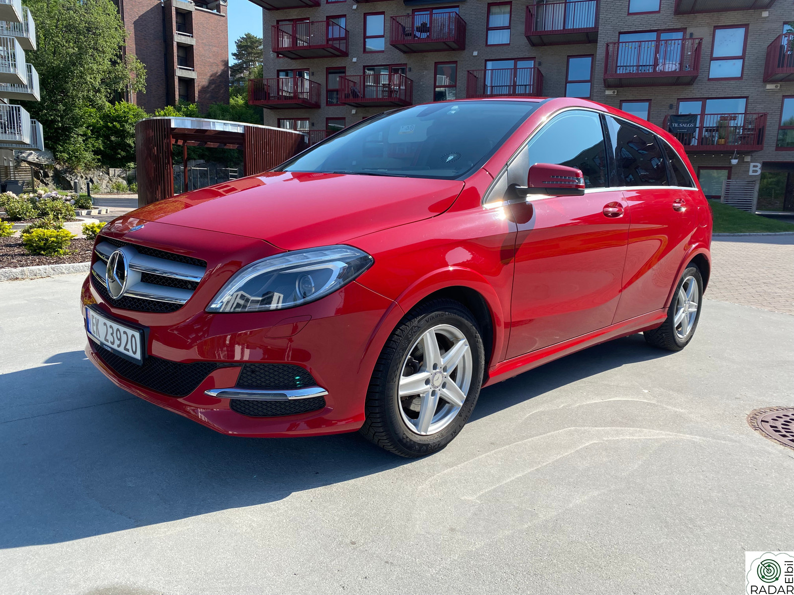 MERCEDES-BENZ B 250 e Edition