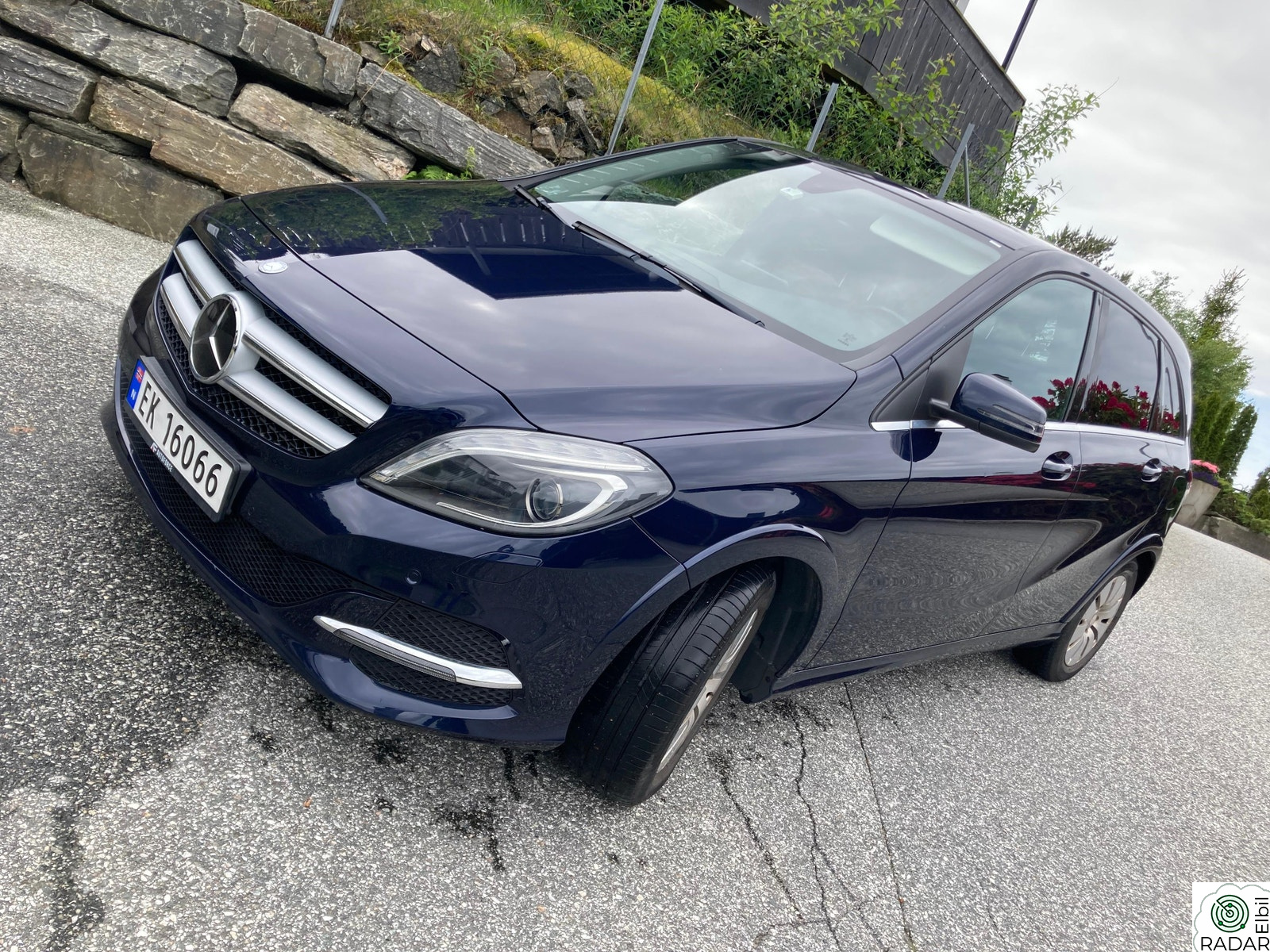 MERCEDES-BENZ B 250 e Electric Drive