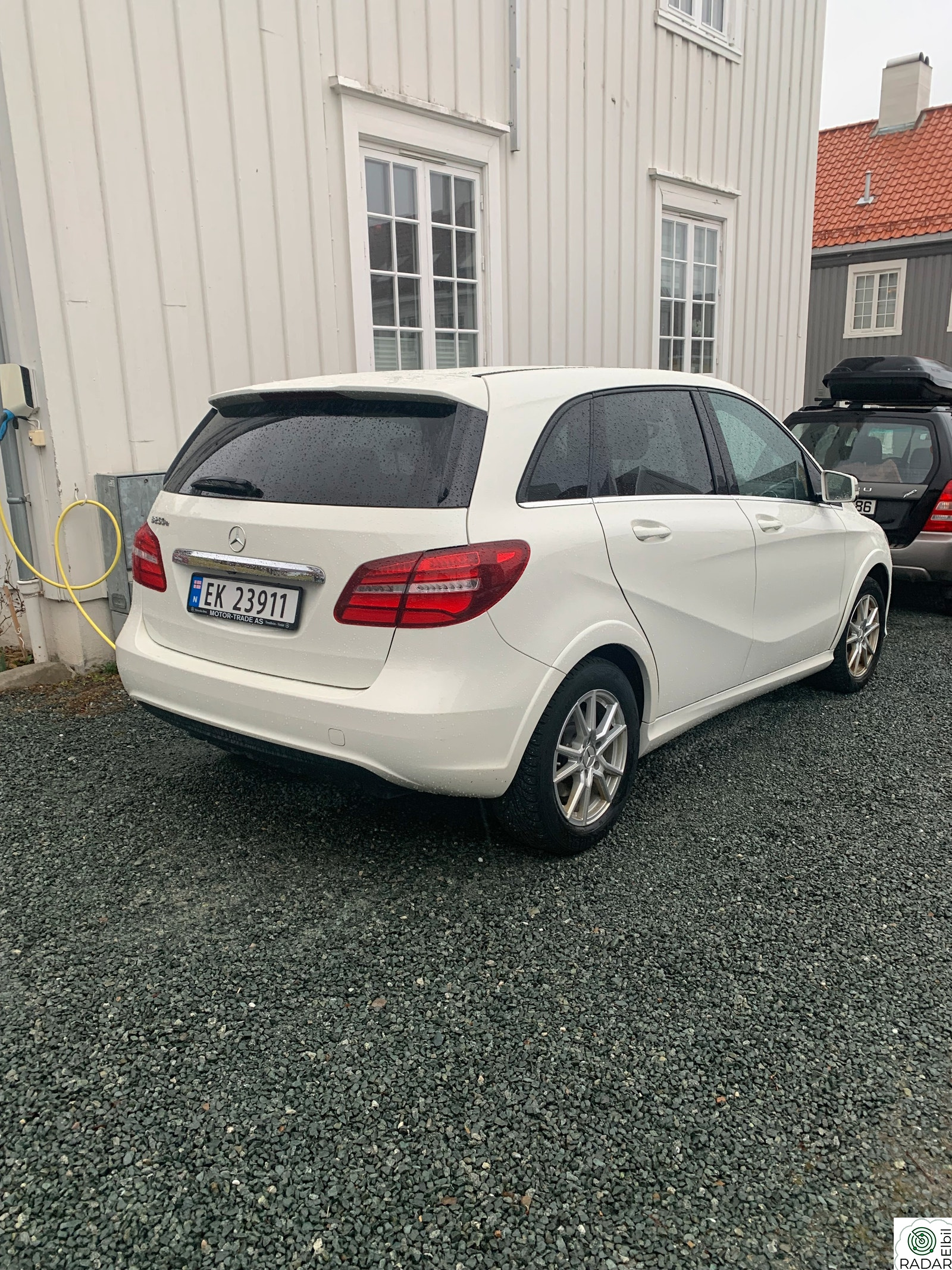 MERCEDES-BENZ B 250 e Edition