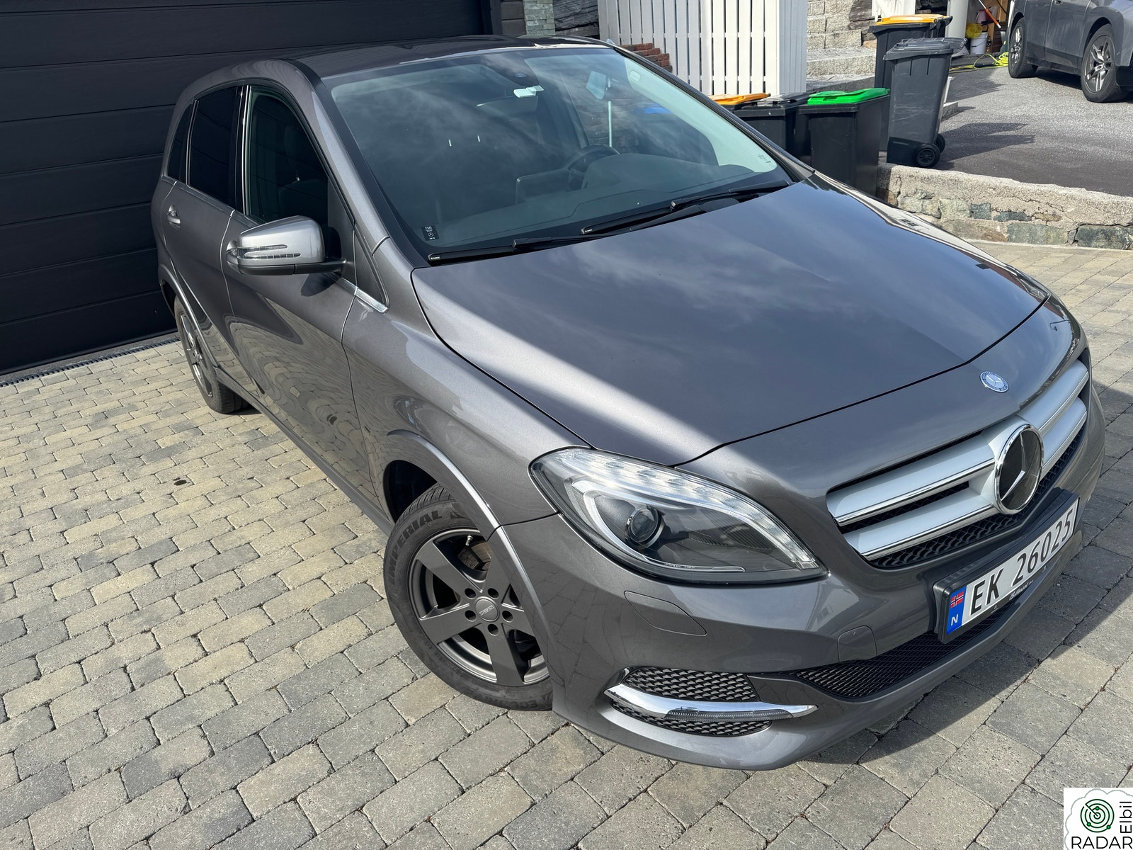 MERCEDES-BENZ B 250 e Edition