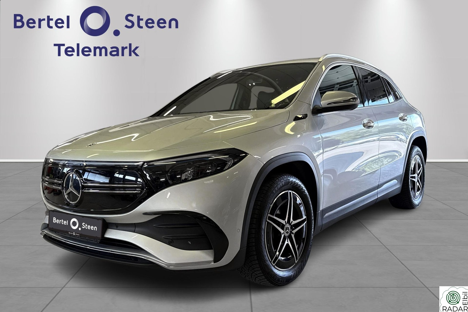 MERCEDES-BENZ EQA 300 4MATIC |AMG|El-seter|Hengerfeste|Carplay|Lav km