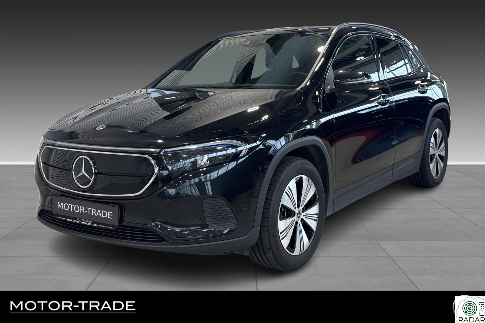 MERCEDES-BENZ EQA 300 4MATIC Progressive | Memory | Krok |