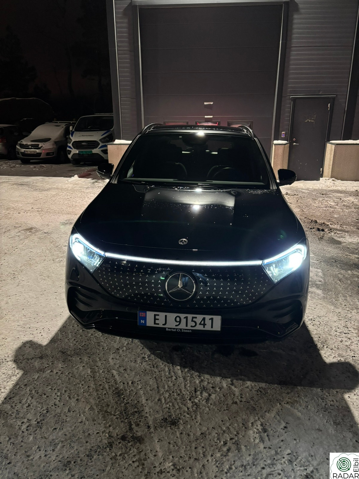 MERCEDES-BENZ EQA 300 4MATIC AMG, black edition