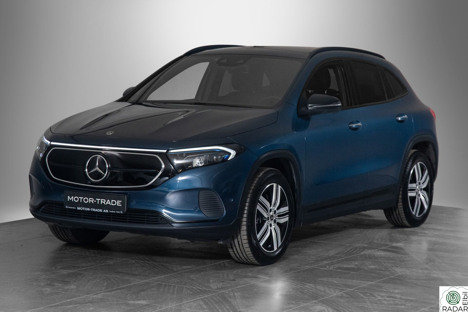 MERCEDES-BENZ EQA 300 4MATIC 4MATIC Advanced Plus ACC | 360KAM | KROK | PANO | LED