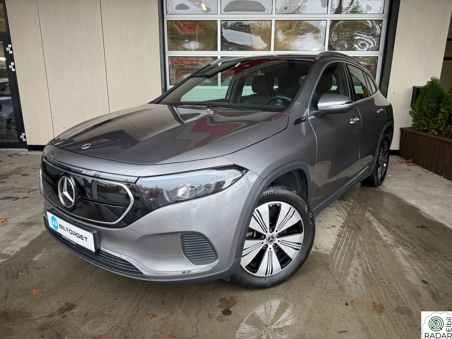 MERCEDES-BENZ EQA 300 4MATIC EQA300 - 4Matic - Krok - Memory - R.kamera++