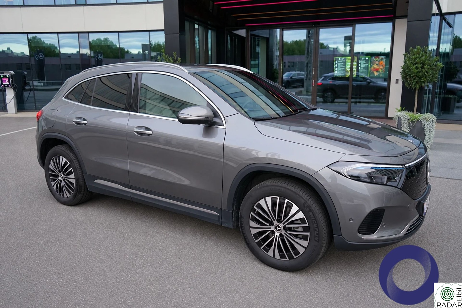 MERCEDES-BENZ EQA 300 4MATIC 4 Matic Special Edition plus