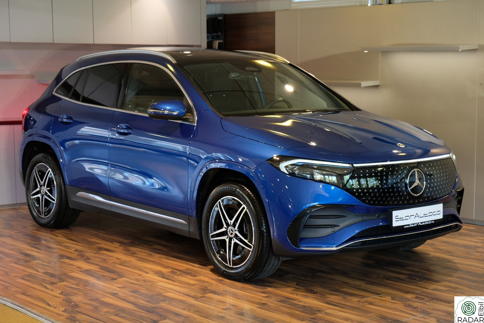 MERCEDES-BENZ EQA 350 4MATIC 350 4M AMG/Pano/Krok/Memory/Distronic/Oppv.ratt/++