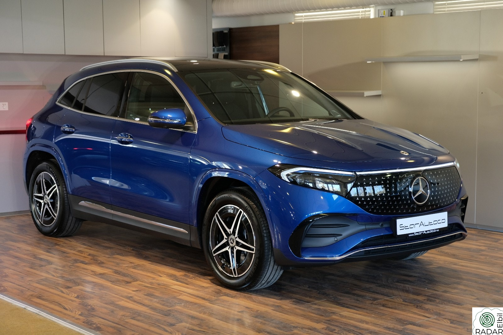 MERCEDES-BENZ EQA 350 4MATIC 350 4M AMG/Burmester/Krok/Pano/Memory/Skinn/HUD/360/++