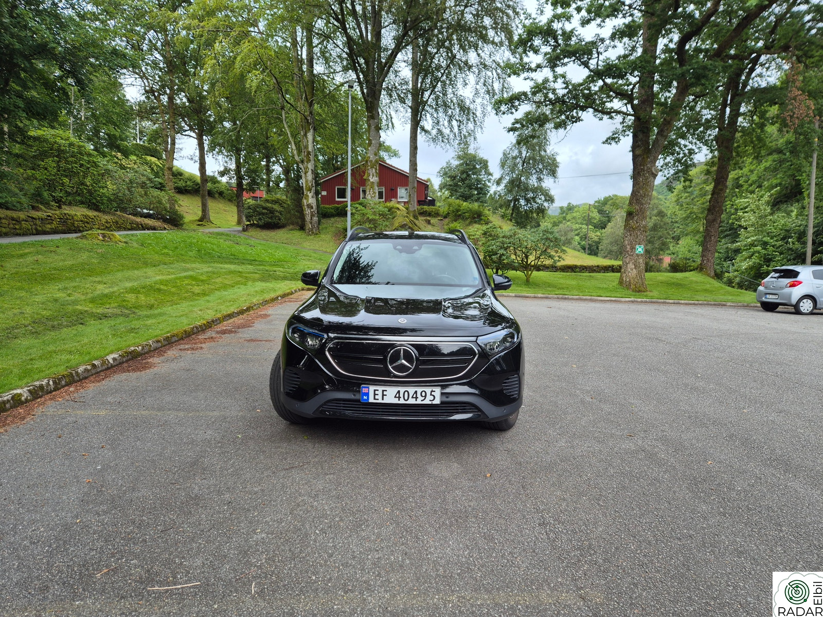 MERCEDES-BENZ EQB 300 4MATIC 300 4MATIC Advanced Plus 7-s