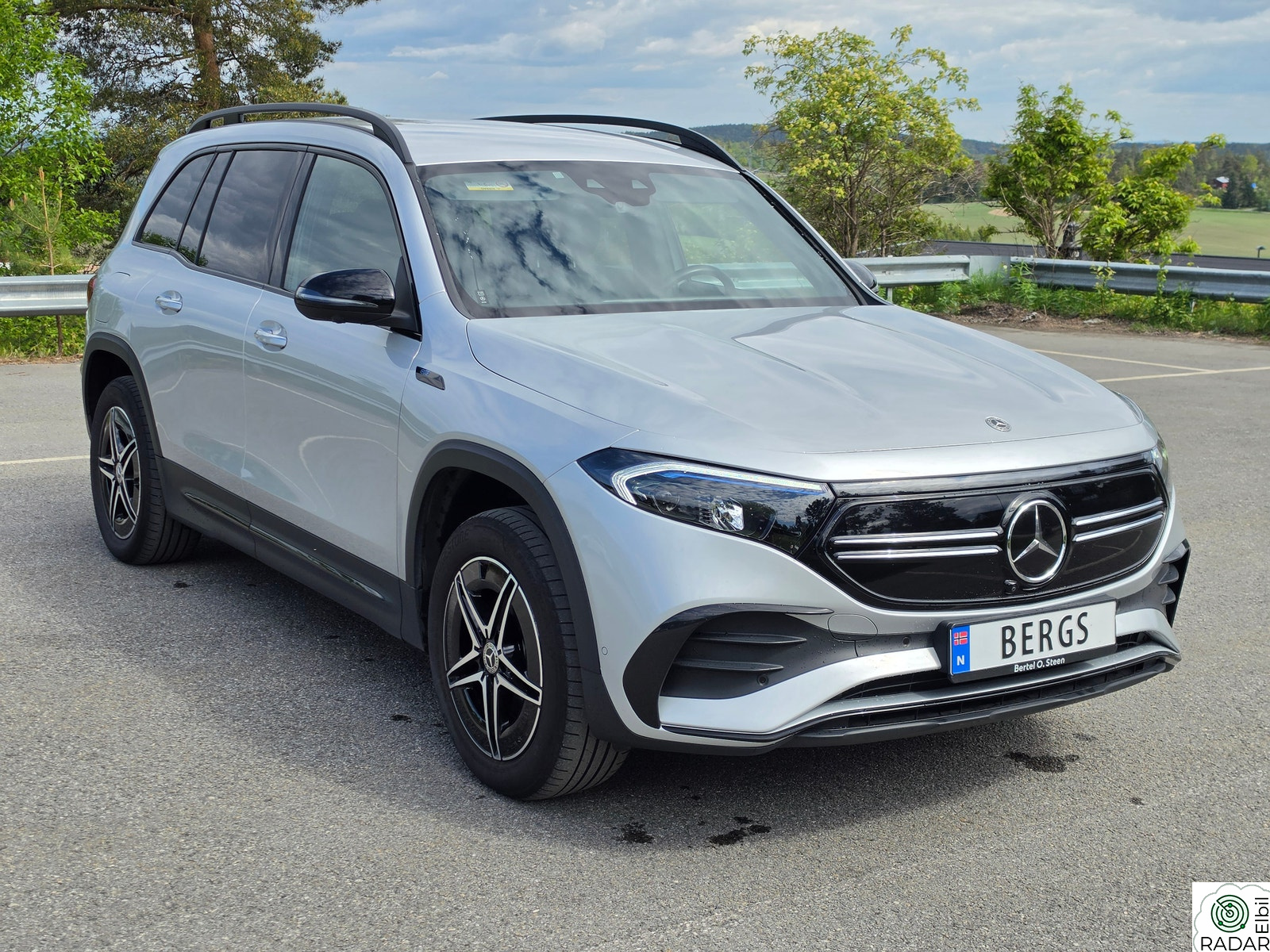 MERCEDES-BENZ EQB 300 4MATIC 300 4MATIC, 7-s, AMG, Advanced Plus, Night, 360 Kamera