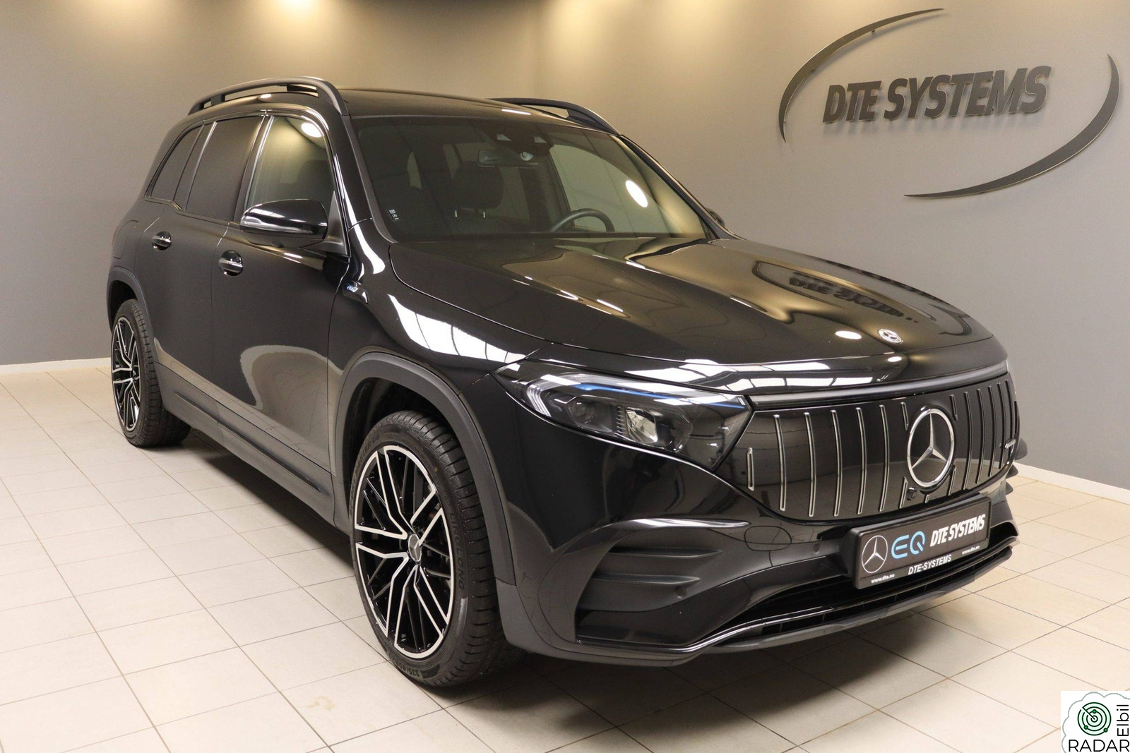MERCEDES-BENZ EQB 350 4MATIC 350 4M AMG 7s Exclusive Distronic Panorama Memory 360+