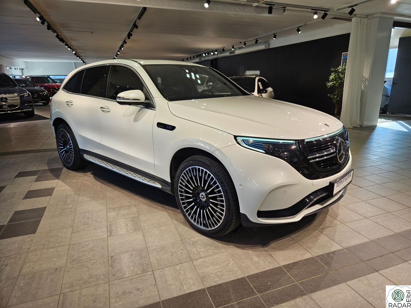 MERCEDES-BENZ EQC 400 4MATIC 4 MATIC - Velutstyrt pen bil!