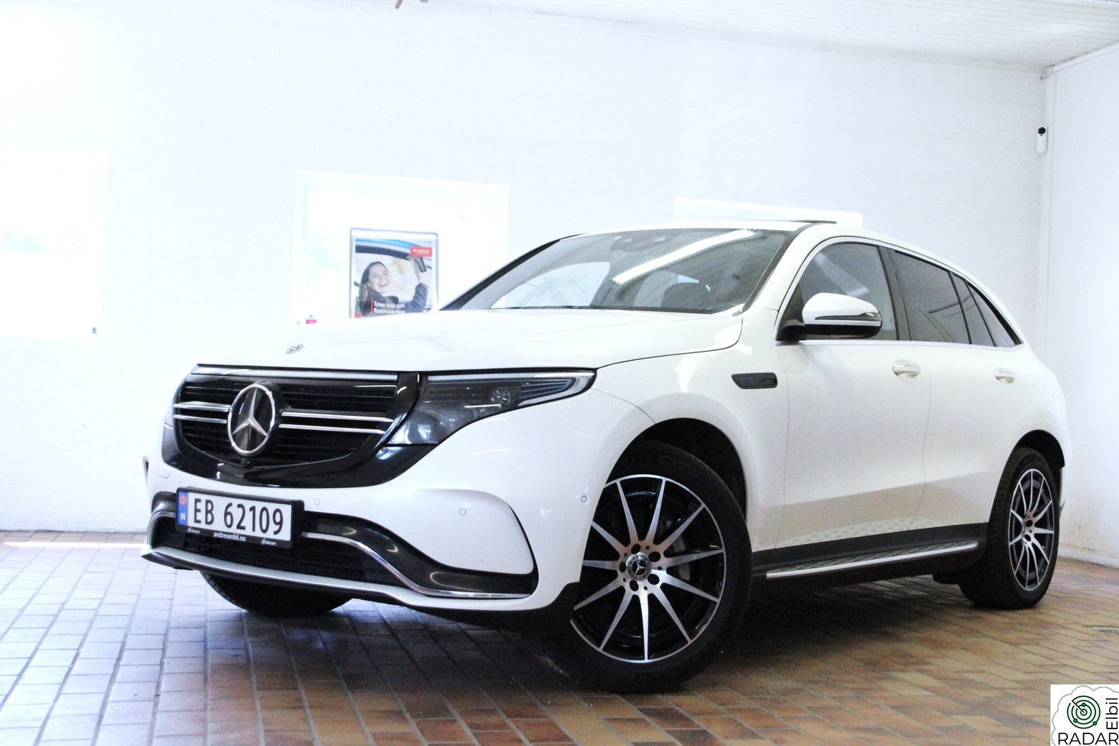 MERCEDES-BENZ EQC 400 4MATIC 400 4MATIC AMG SOLTAK+BURMESTER+ACC+KROK+NAVI+KAMERA