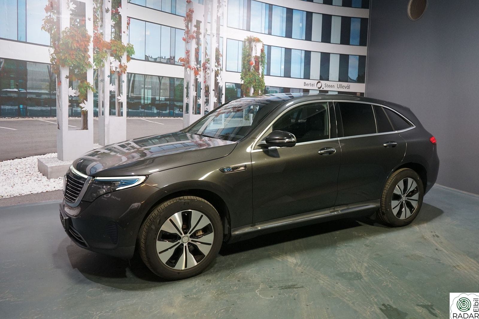 MERCEDES-BENZ EQC 400 4MATIC 4Matic / mye fint utstyr !