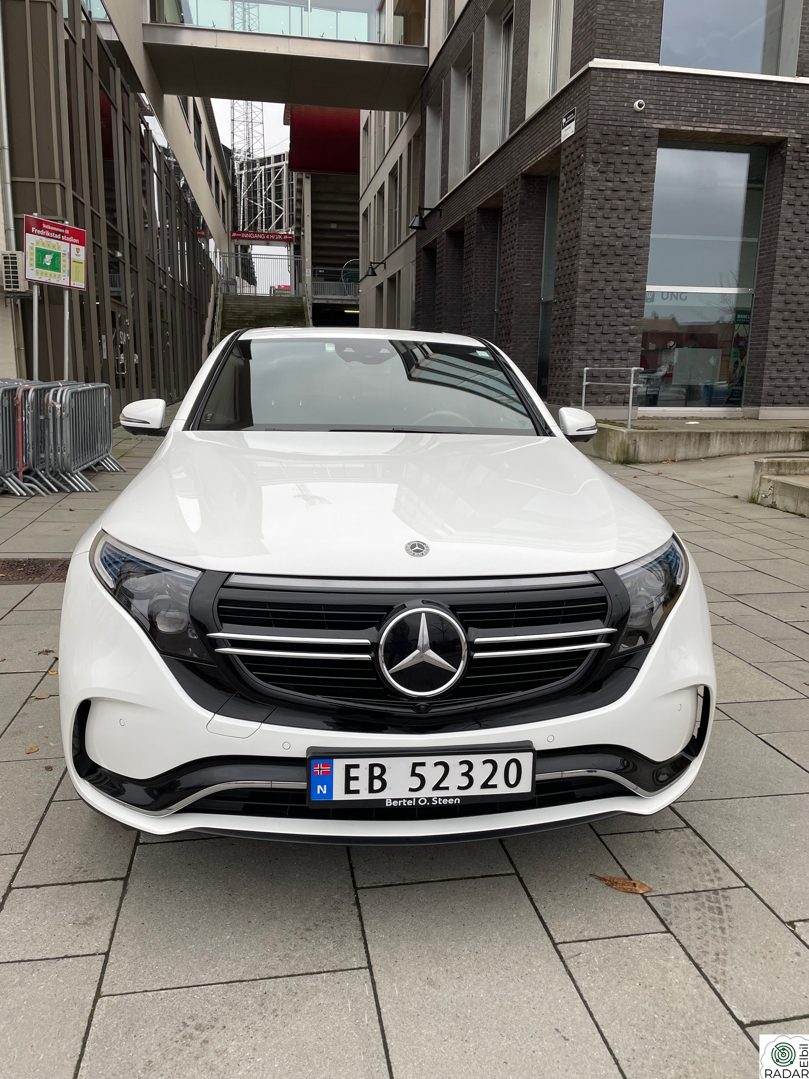 MERCEDES-BENZ EQC 400 4MATIC 400 4MATIC AMG Edition/360-KAMERA/BURMESTER/KROK