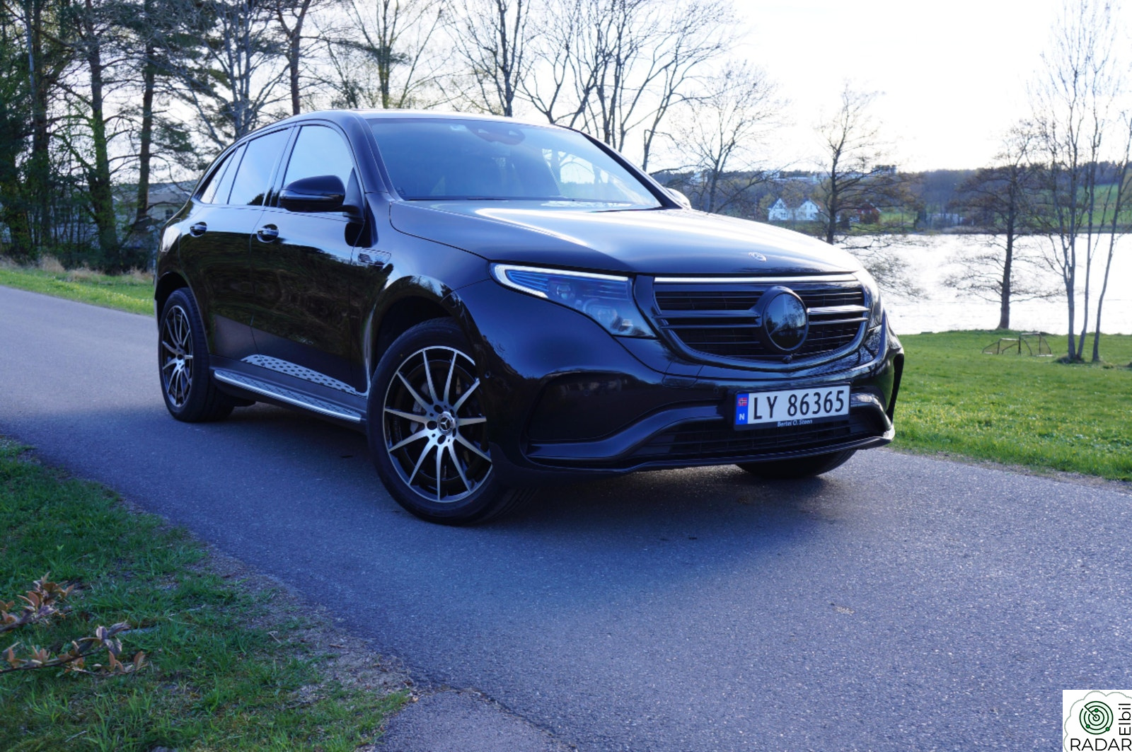 MERCEDES-BENZ EQC 400 4MATIC 4MATIC 2XAMG/ BURMESTER/KROK/Skinn/360kam/ Keyless/ LED