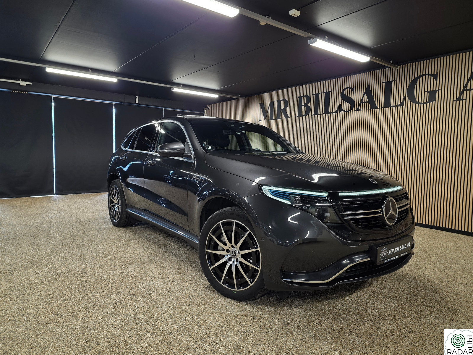 MERCEDES-BENZ EQC 400 4MATIC 400/ 4MATIC AMG Edition / 4MATIC /EU 08.2027 / 360 Kam