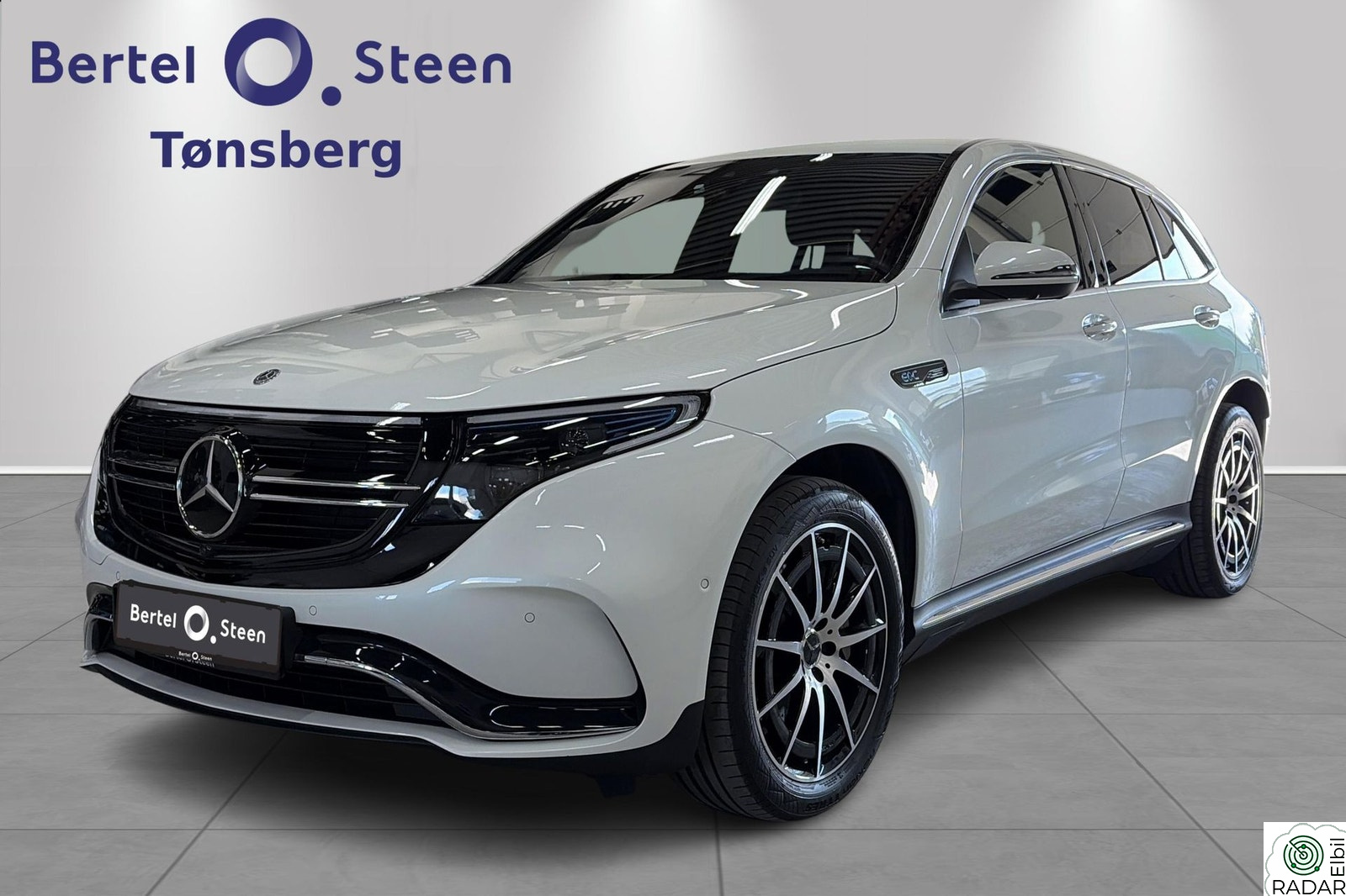 MERCEDES-BENZ EQC 400 4MATIC AMG / 4MATIC / DISTRONIC PLUS / HENGERFESTE /