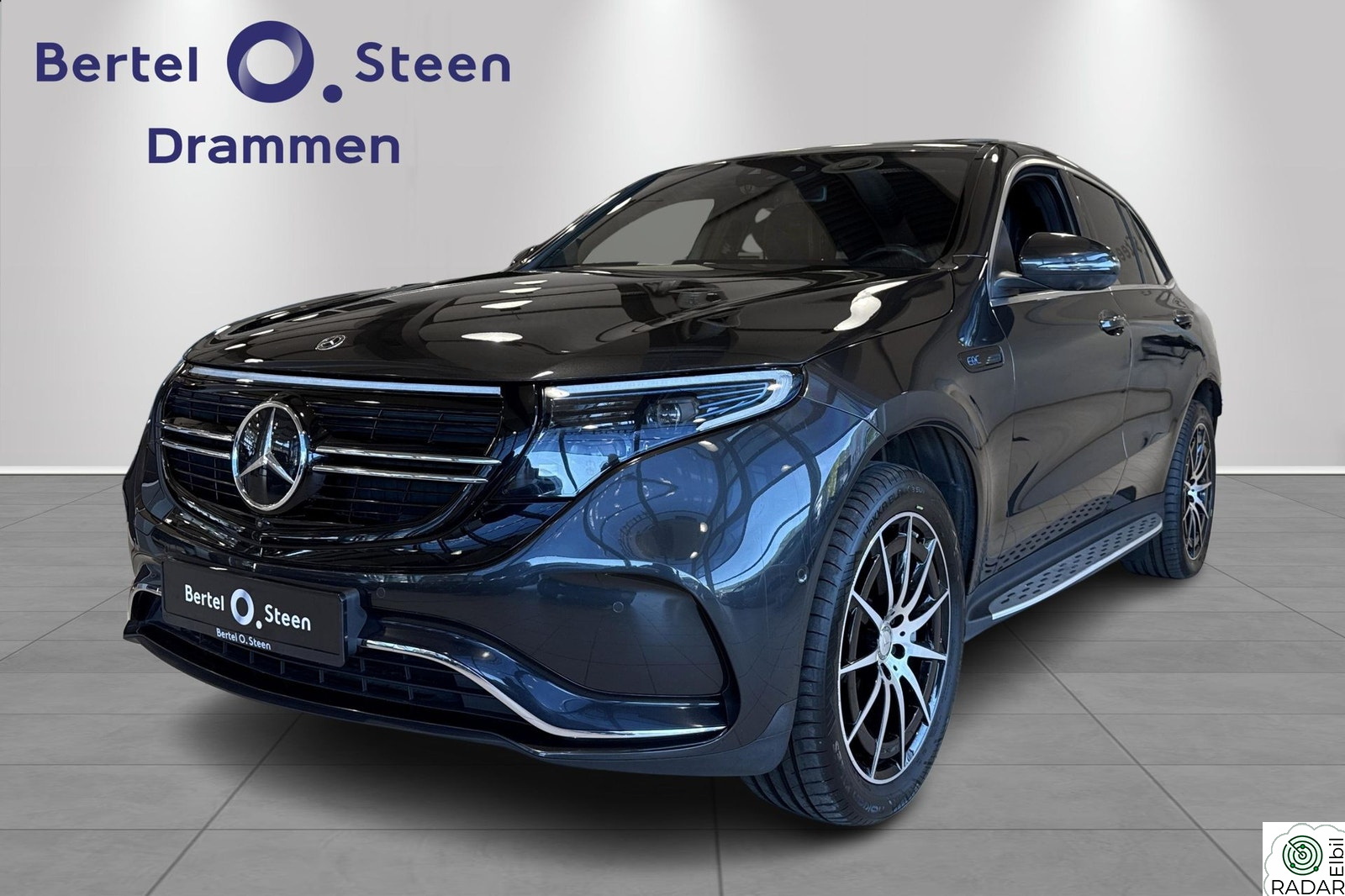 MERCEDES-BENZ EQC 400 4MATIC Premium | Burmester | Soltak | 360 Kamera |Hengerfeste