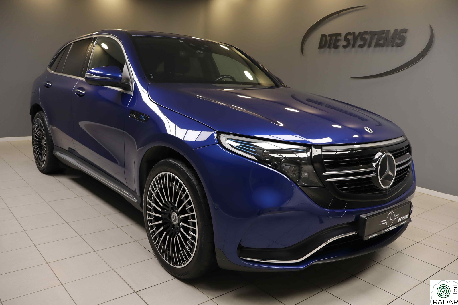 MERCEDES-BENZ EQC 400 4MATIC 400 4MATIC AMG Keyless H.feste Distronic 360 kamera +++