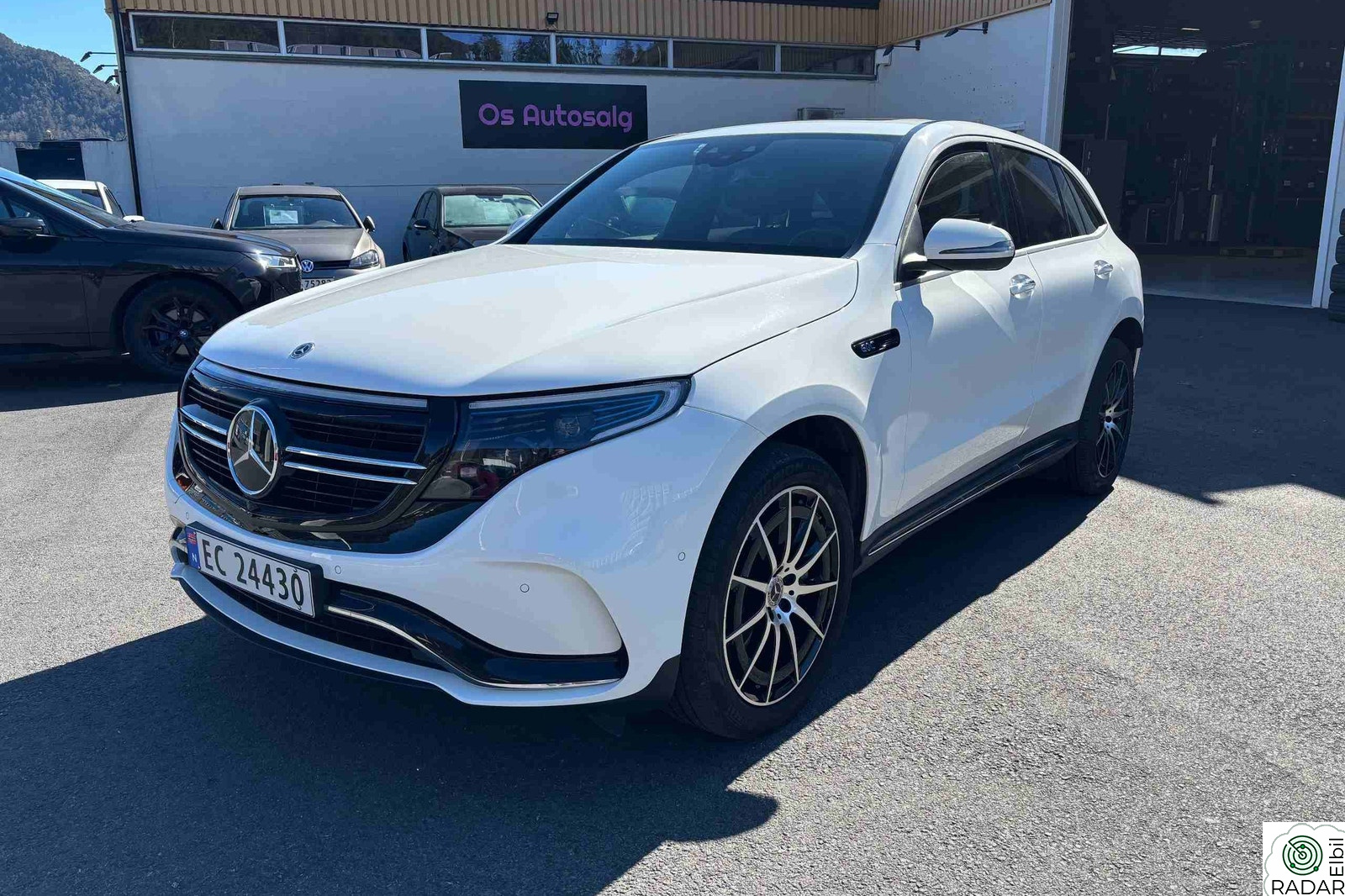 MERCEDES-BENZ EQC 400 4MATIC EQC 400 AMG Line, Burmester, lav km