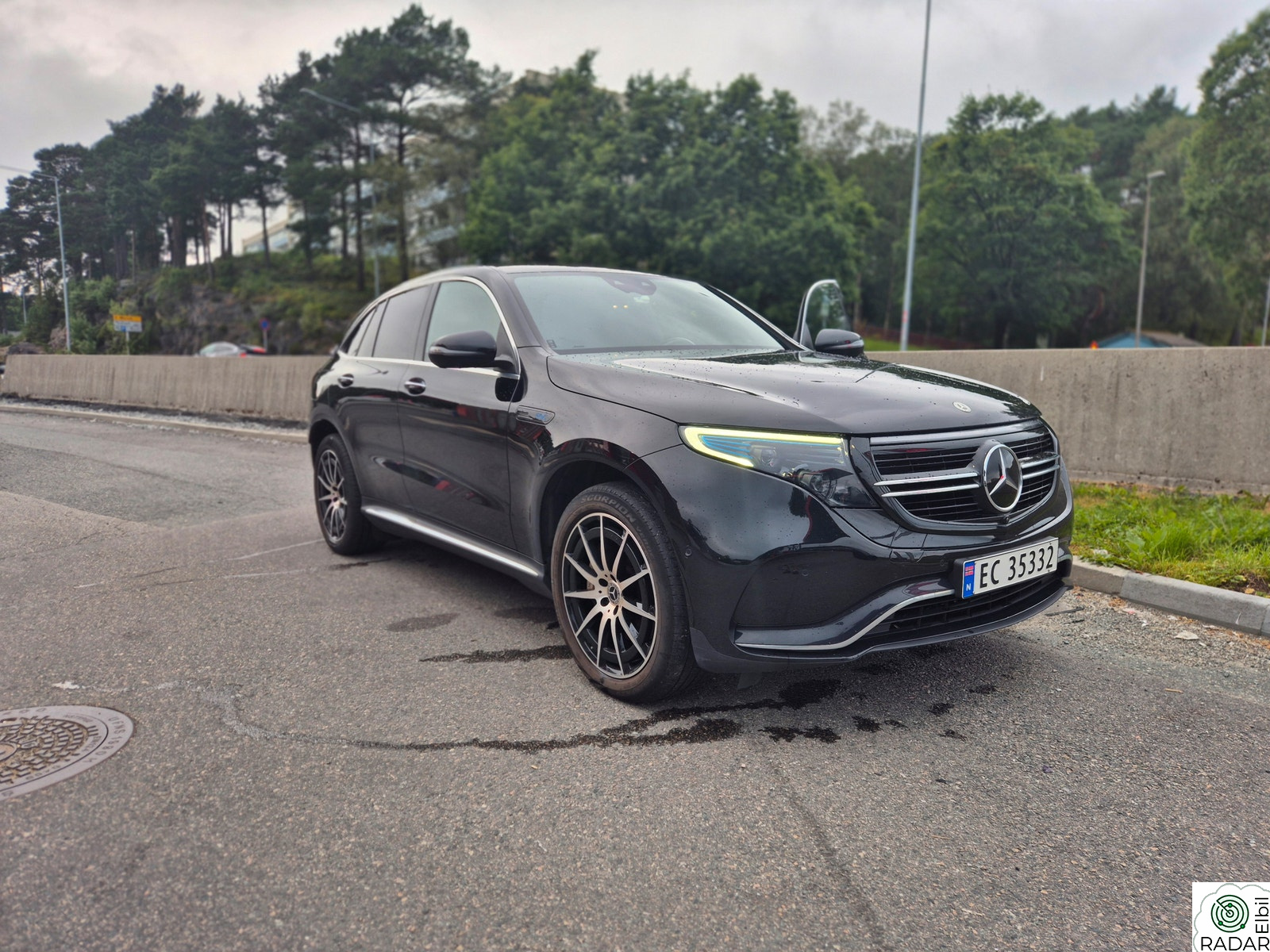 MERCEDES-BENZ EQC 400 4MATIC 4x4,2XAMG/ACC/Skinn,El seter,Kamera 360, Velholdt,1EIER