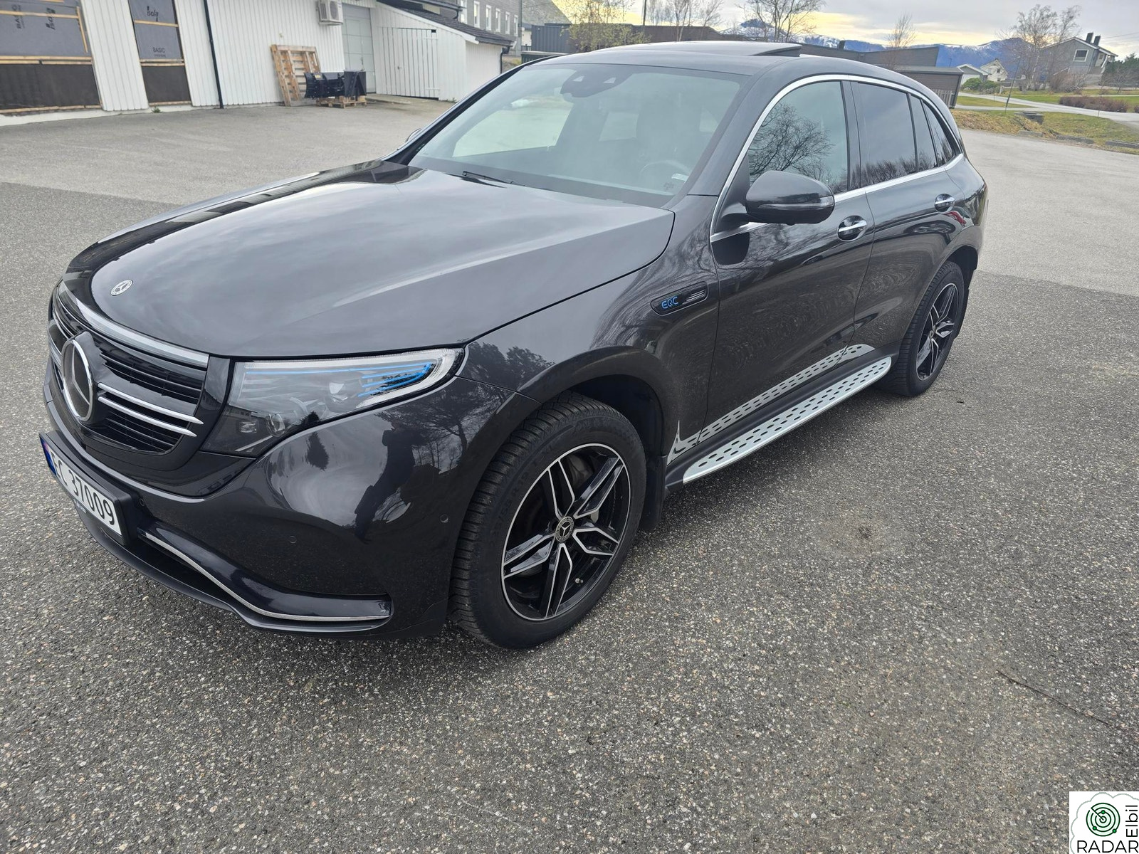 MERCEDES-BENZ EQC 400 4MATIC 400 4MATIC Premium  Pluss - Adaptive Cruise - LED