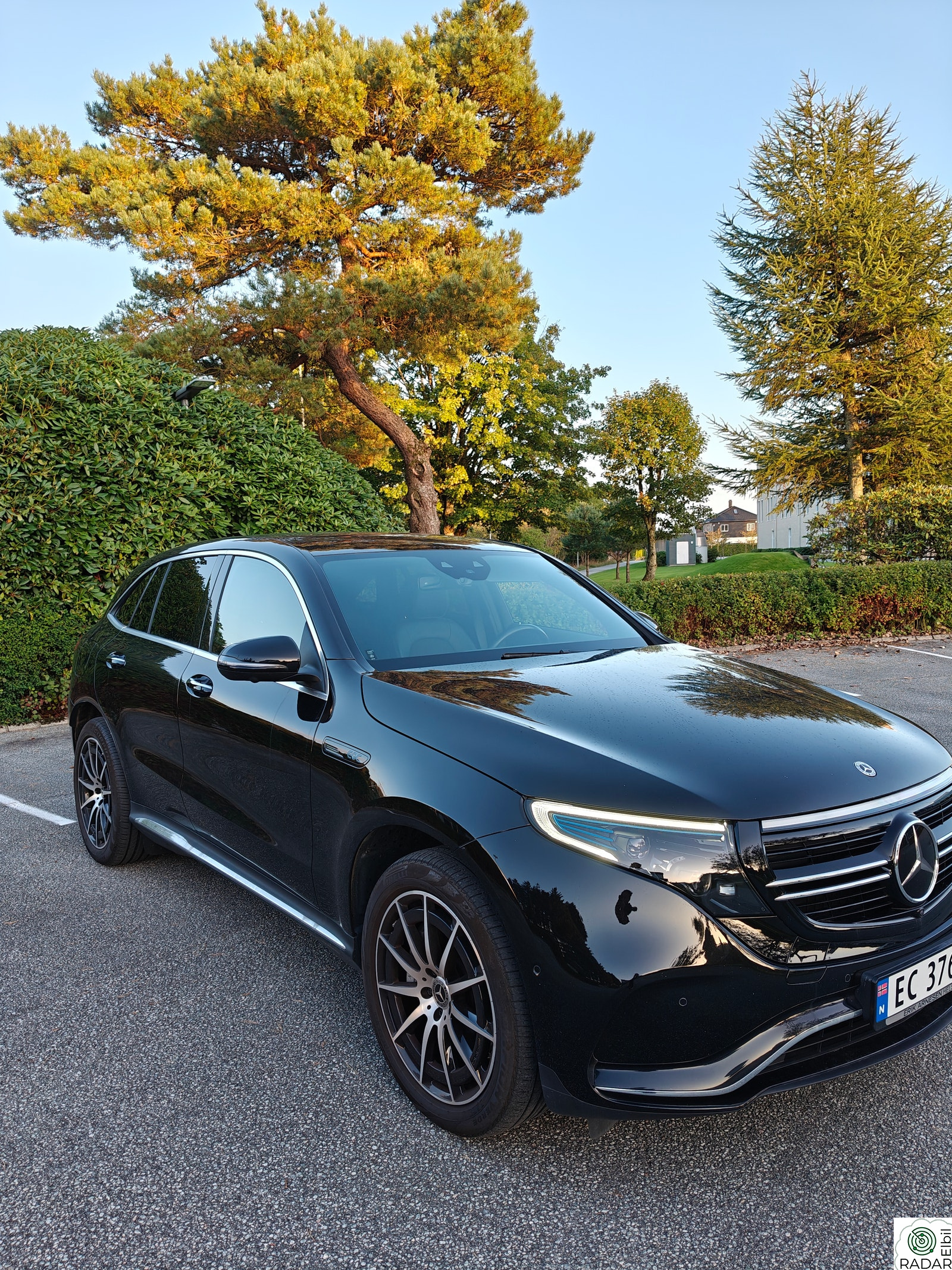 MERCEDES-BENZ EQC 400 4MATIC 4MATIC AMG Edition|Krok|1Eier|360|ACC