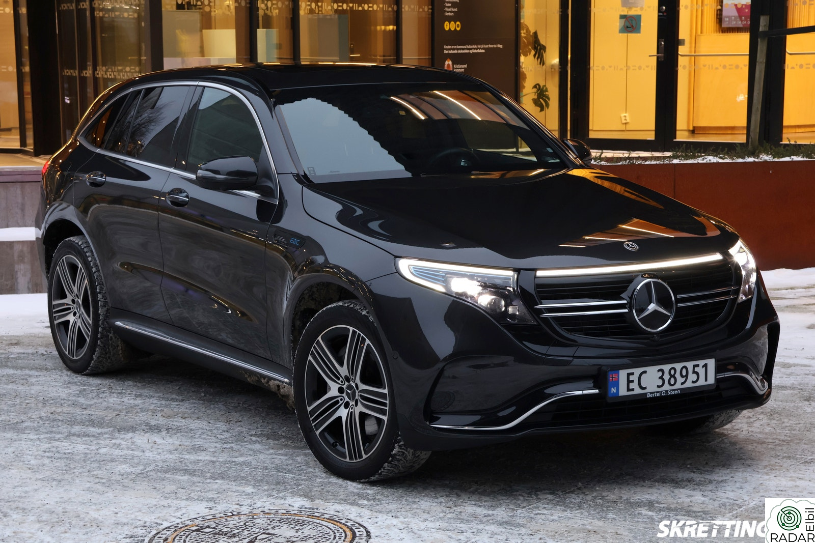 MERCEDES-BENZ EQC 400 4MATIC 400 4MATIC AMG - KROK - APP/ANDR - BURMESTER - HURTIGL!