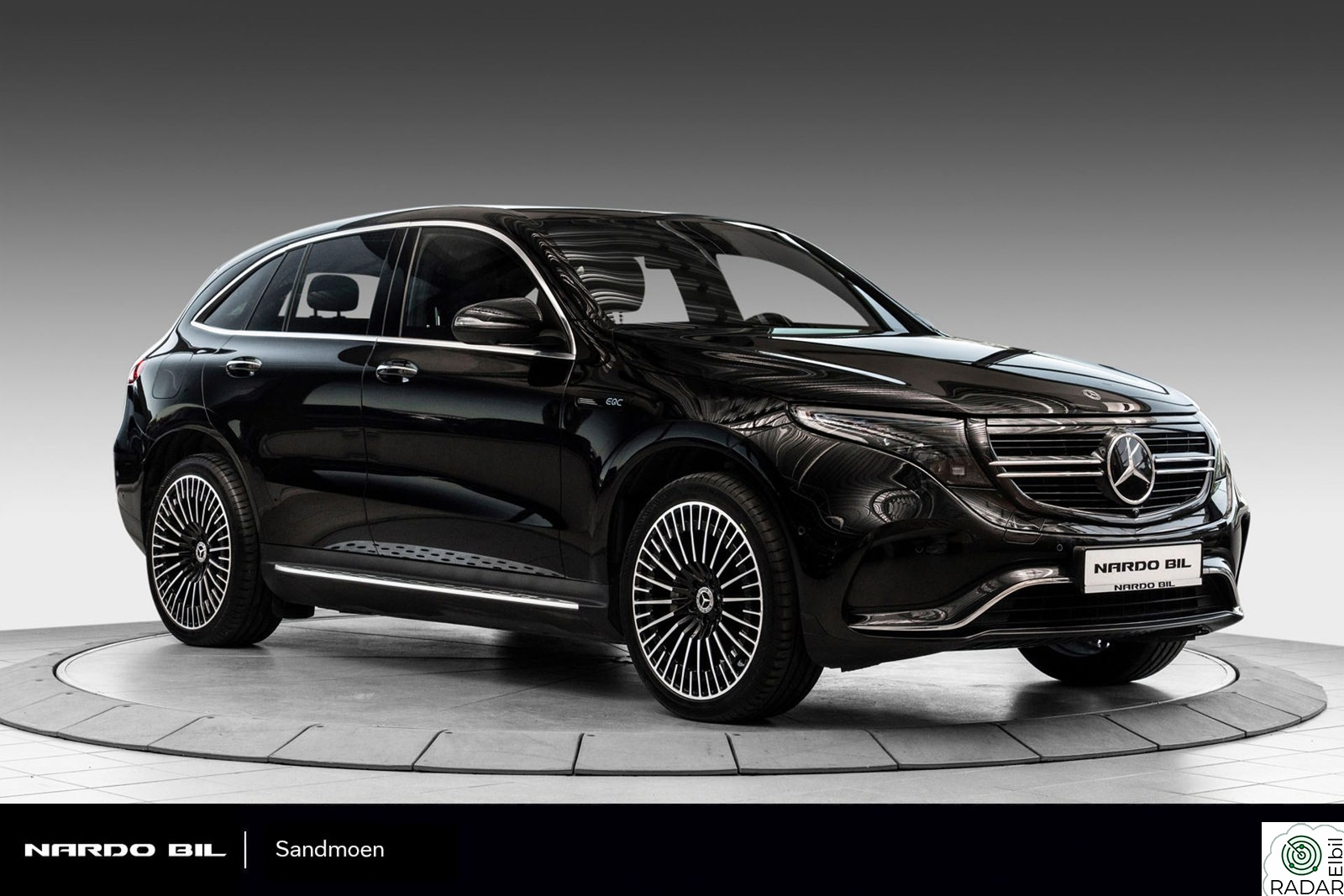 MERCEDES-BENZ EQC 400 4MATIC Krok Navi Kamera