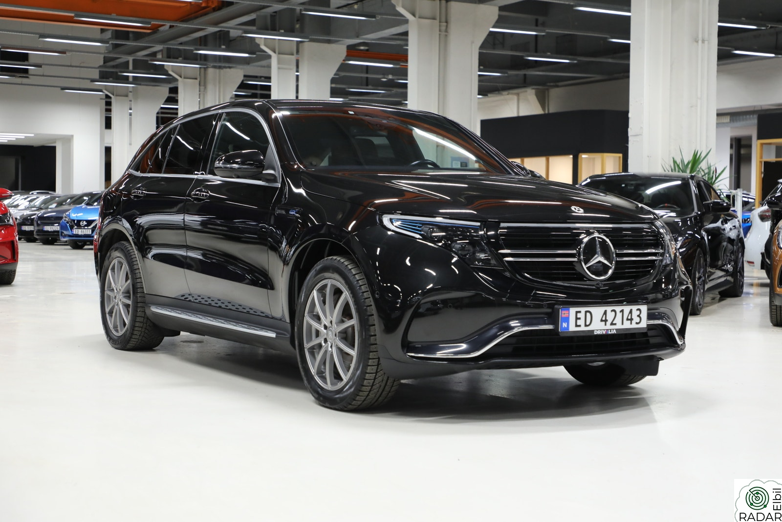 MERCEDES-BENZ EQC 400 4MATIC AMG/BURMESTER/KROK/HEAD-UP/VENTILERT SKINN/ACC
