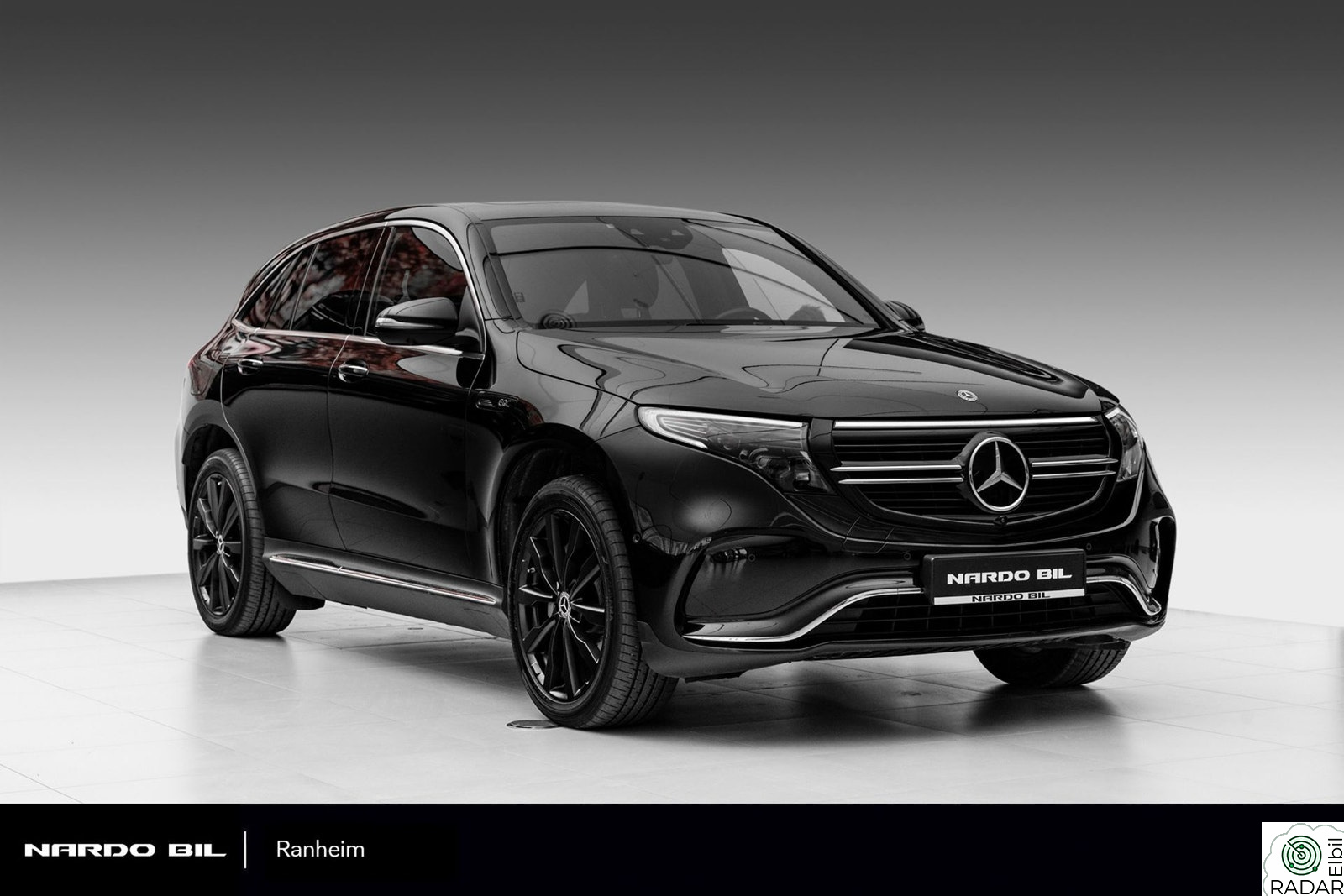 MERCEDES-BENZ EQC 400 4MATIC Premium Plus/2xAMG/Burmester/HUD/Krok/Soltak