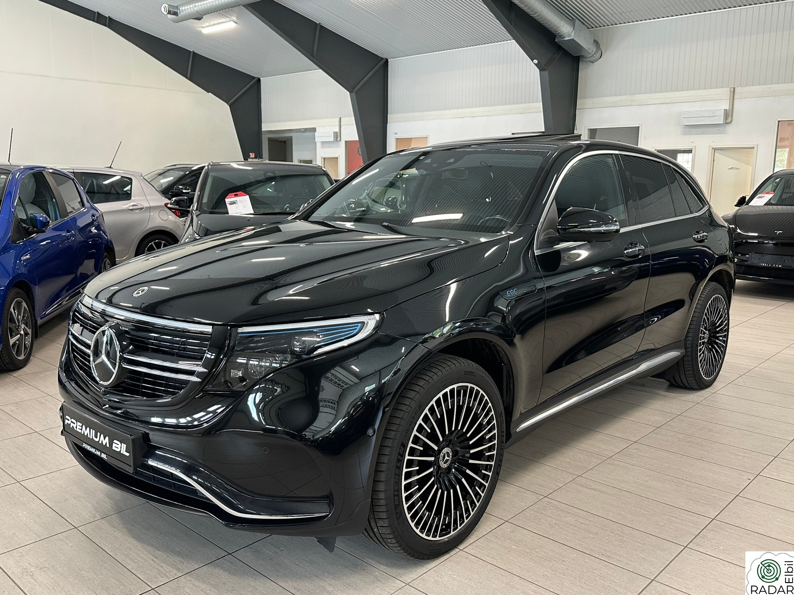 MERCEDES-BENZ EQC 400 4MATIC 400 4MATIC,2XAMG,PREMIUM + SOLTAK,HUD,KROK,21"