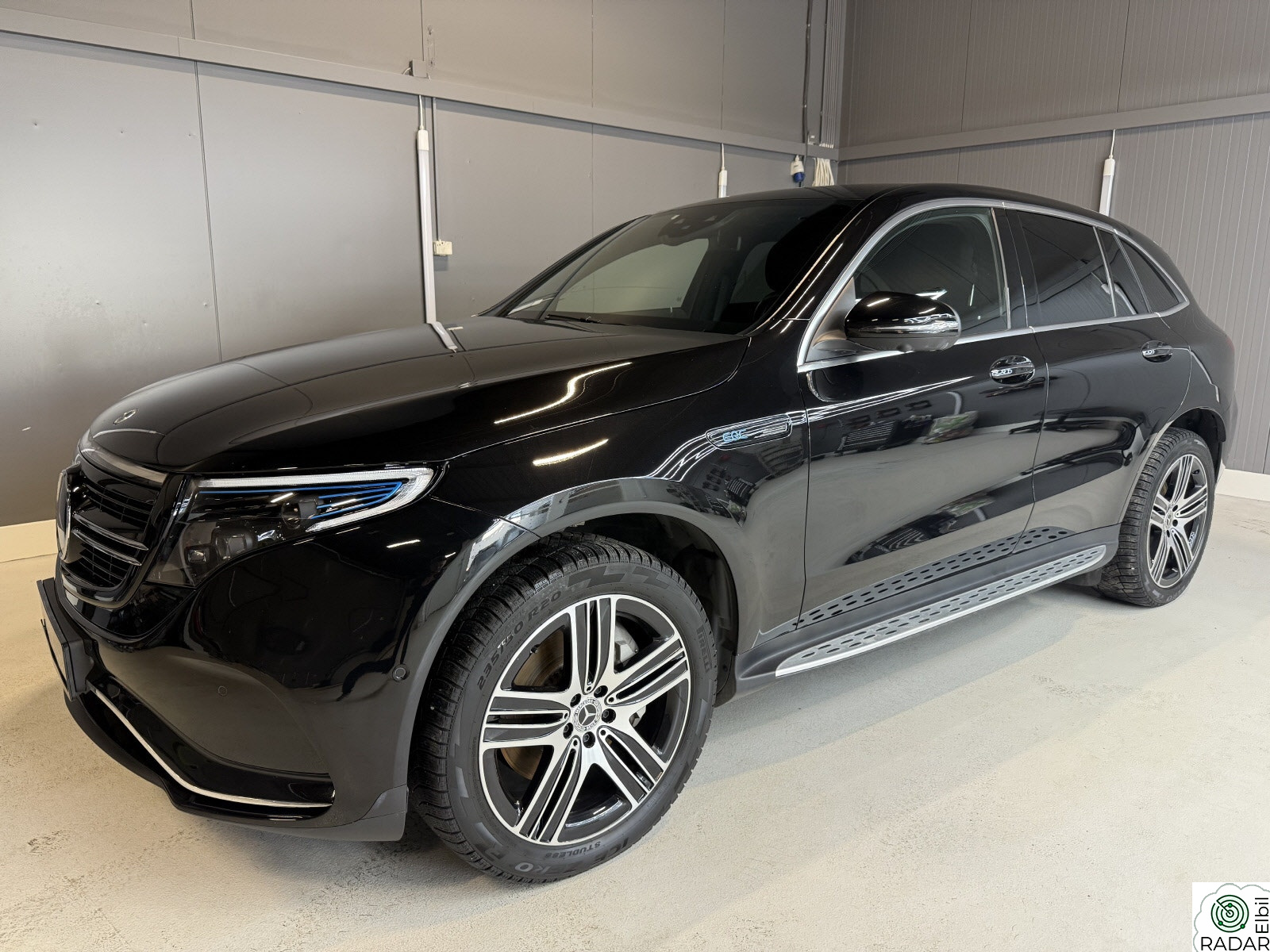 MERCEDES-BENZ EQC 400 4MATIC 400 4MATIC AMG Line /Distronic/ Keyless/ Memory/ Krok++