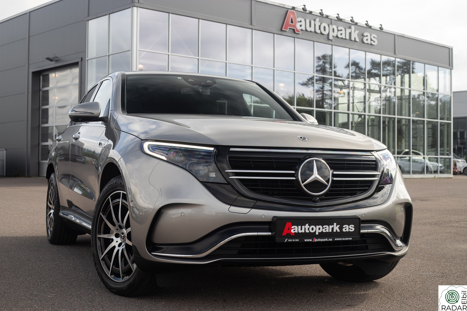 MERCEDES-BENZ EQC 400 4MATIC 4MATIC AMG/NORSK/EN-EIER/VARME I RATT/H.FESTE/KEYLESS++