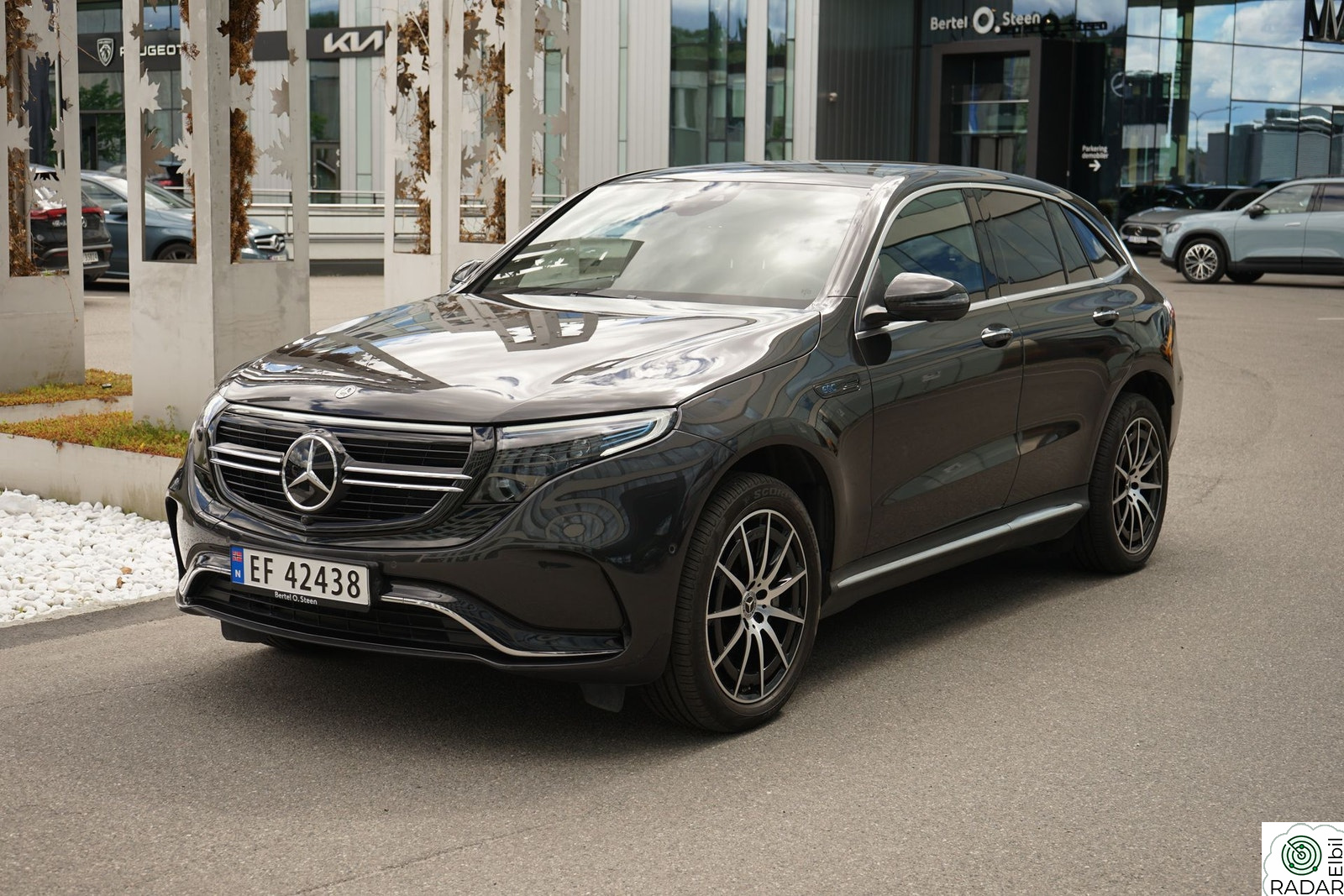 MERCEDES-BENZ EQC 400 4MATIC 4Matic AMG/godt utstyrt !