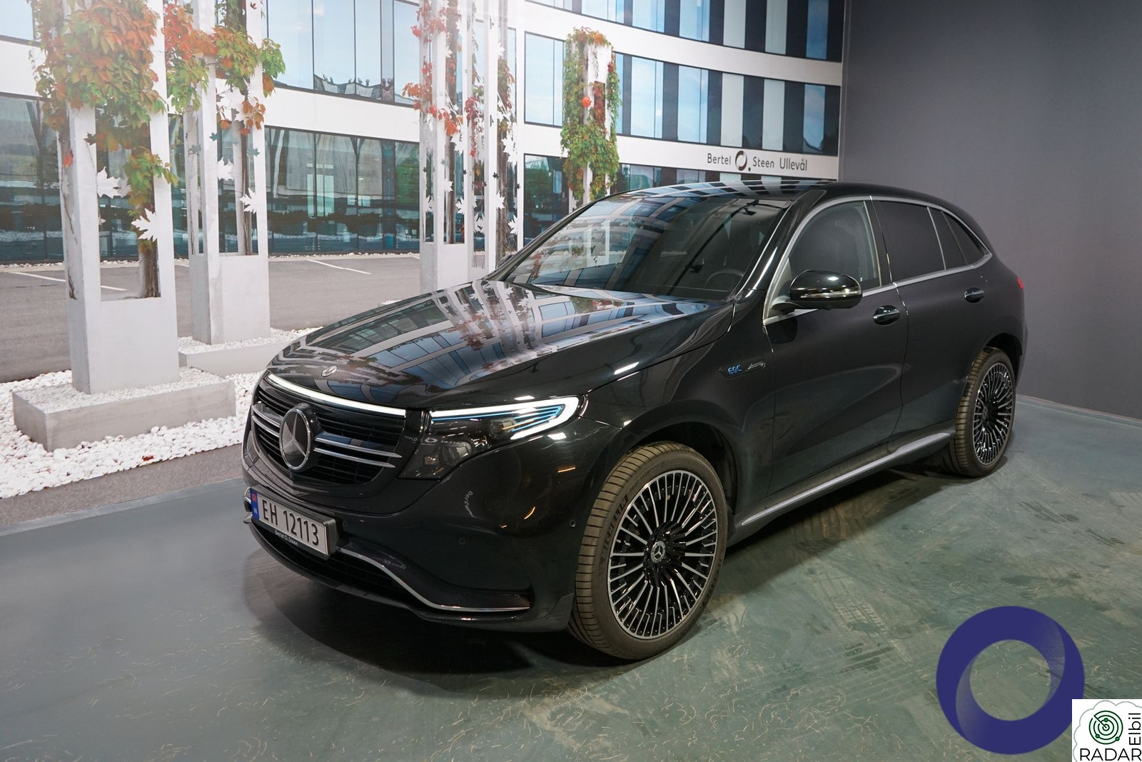 MERCEDES-BENZ EQC 400 4MATIC 400 4Matic AMG / Premium plus / mye utstyr