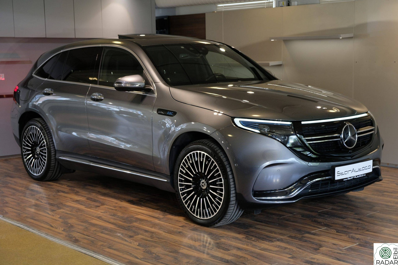 MERCEDES-BENZ EQC 400 4MATIC 400 4M AMG/21/Massasje/Skinn/HUD/Krok/Memory/360/Soltak