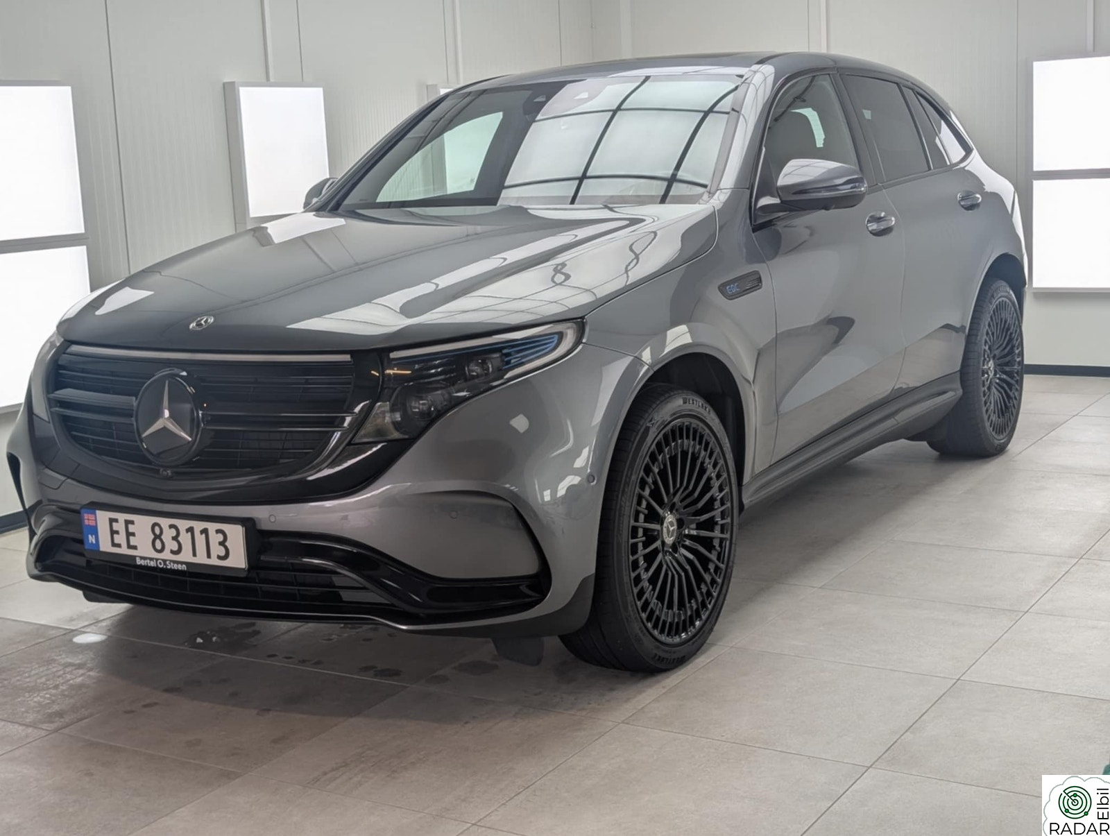 MERCEDES-BENZ EQC 400 4MATIC AMG Line | Hengerfeste | Soltak | HUD | Multibeam LED