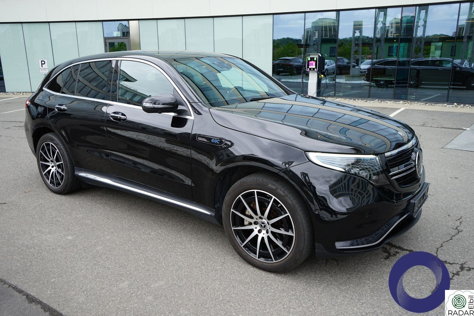 MERCEDES-BENZ EQC 400 4MATIC AMG Line - Premium plus - mye utstyr