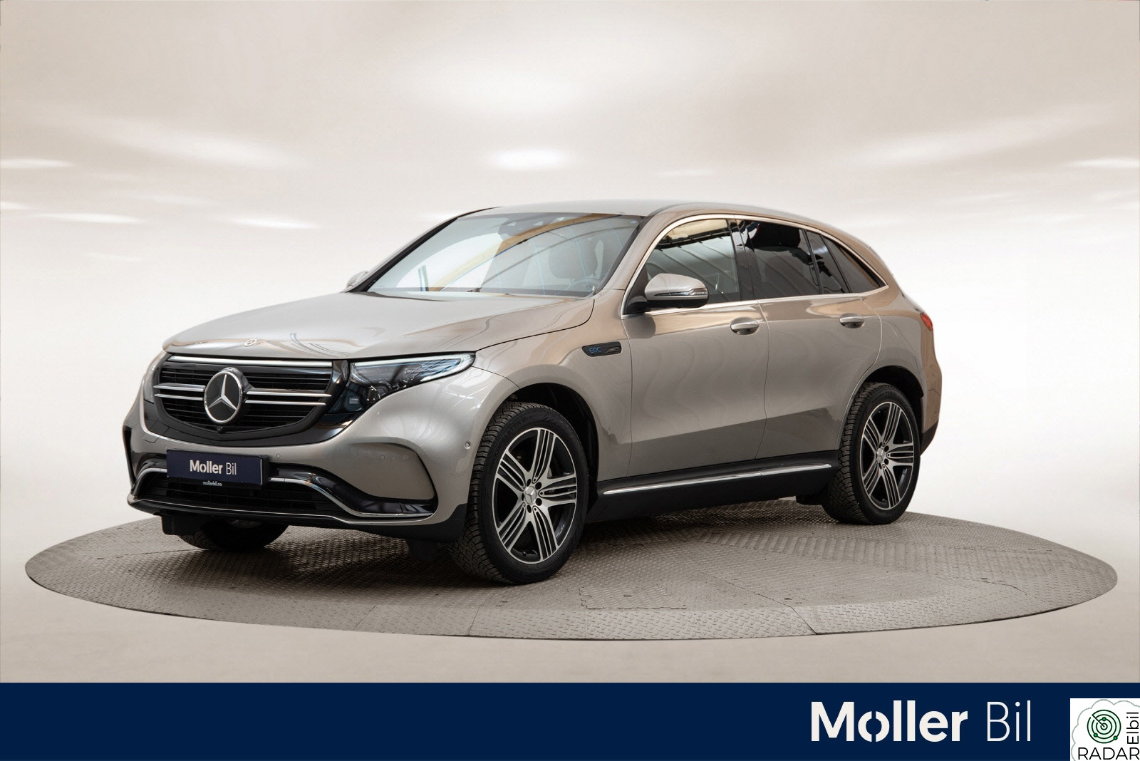 MERCEDES-BENZ EQC 400 4MATIC 400 4MATIC AMG Line Hengerfeste, navi, park.ass ++