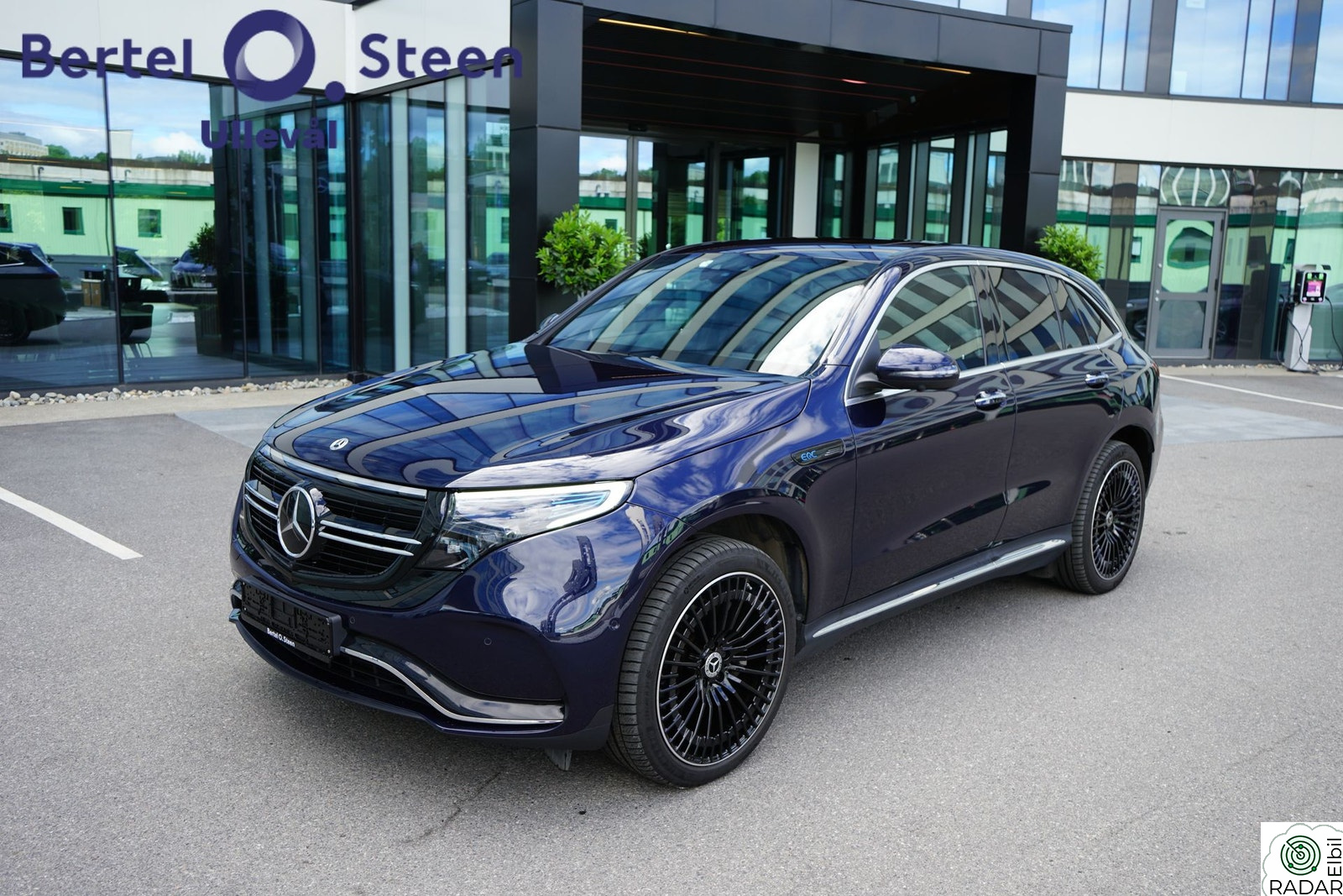 MERCEDES-BENZ EQC 400 4MATIC 4Matic AMG Premium plus / spesielt velutstyrt