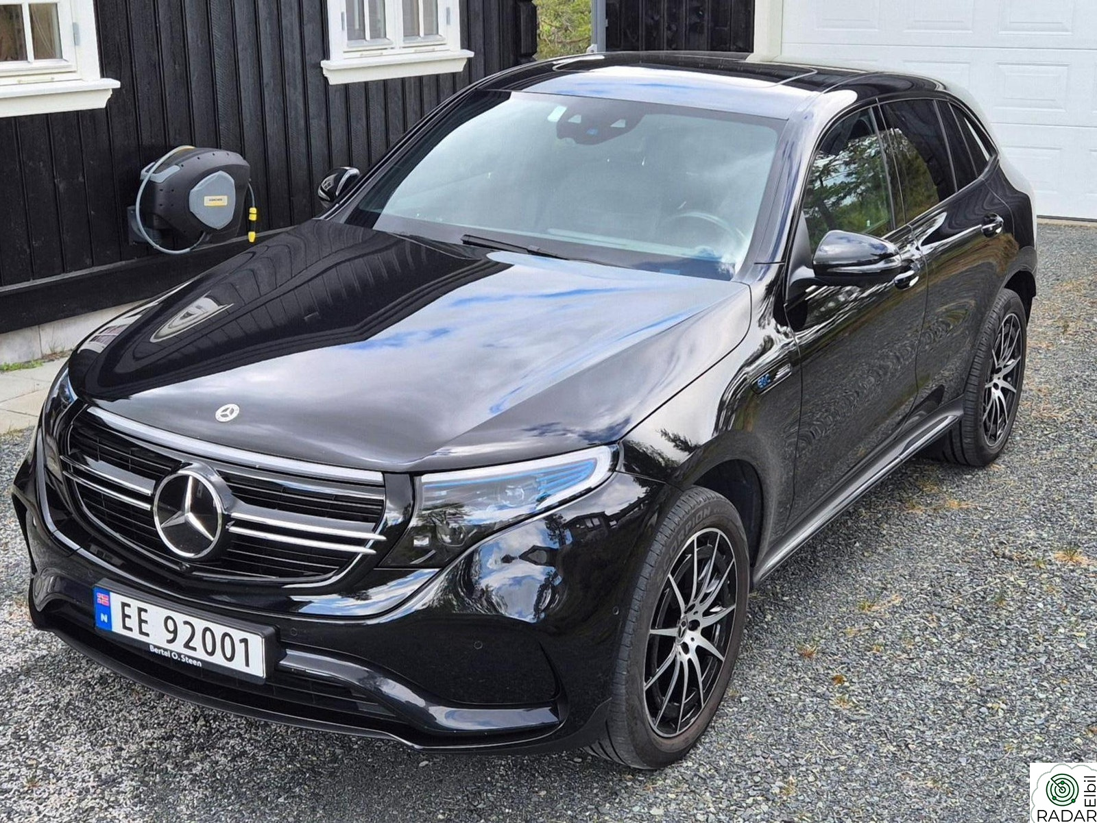 MERCEDES-BENZ EQC 400 4MATIC EQC 400 AMG/Edition Premium Pluss/Black Exterior