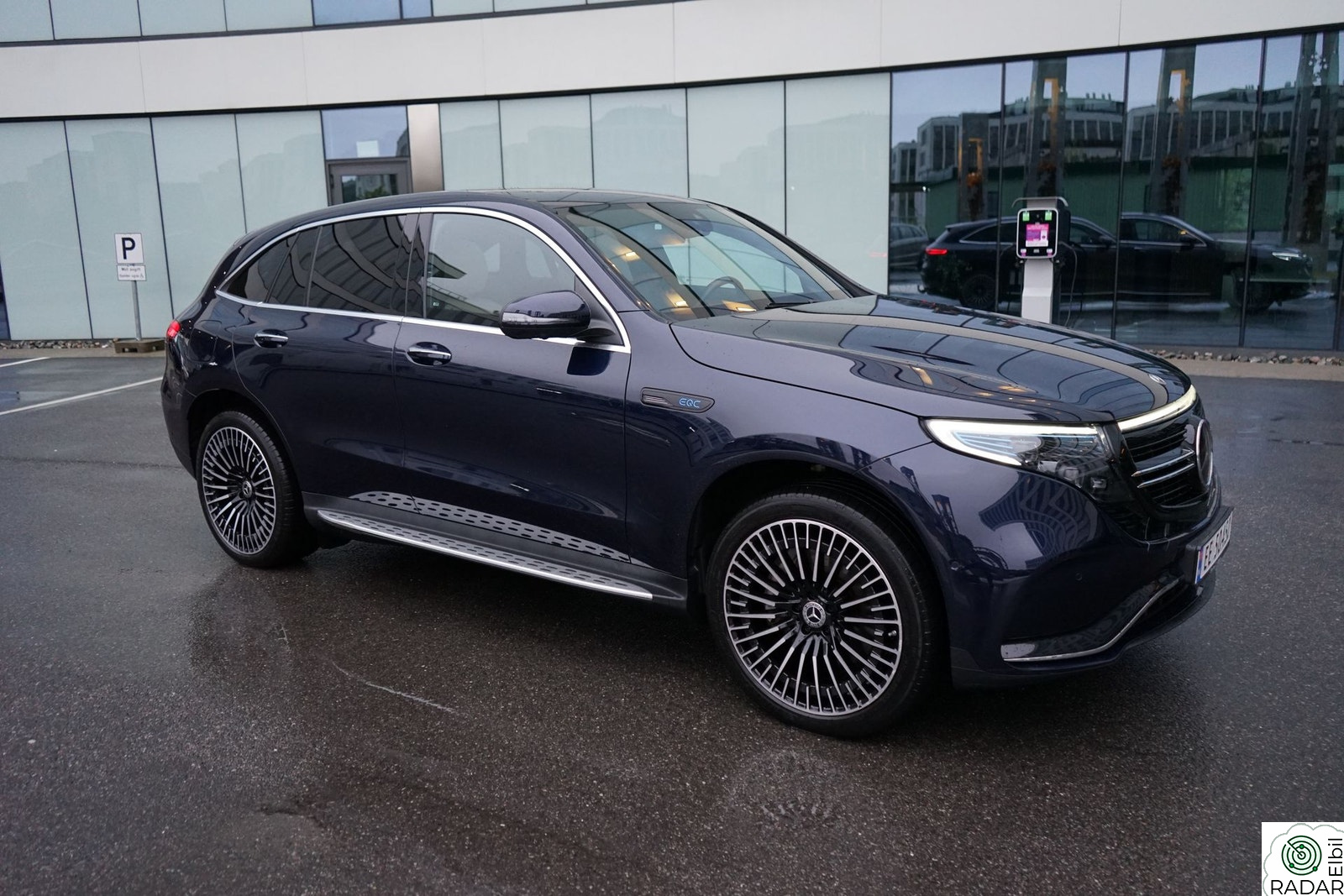 MERCEDES-BENZ EQC 400 4MATIC 4Matic AMG / Premium plus - fullutstyrt !