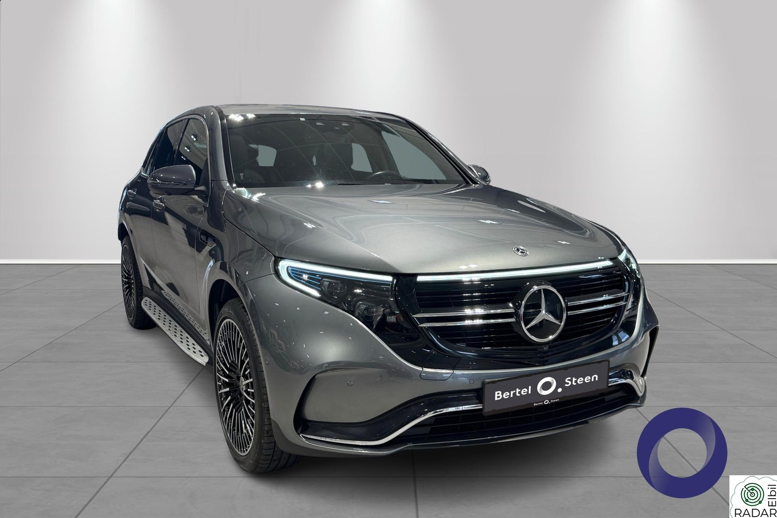 MERCEDES-BENZ EQC 400 4MATIC AMG / PREMIUM PLUS / HUD / SOLTAK / ++ /